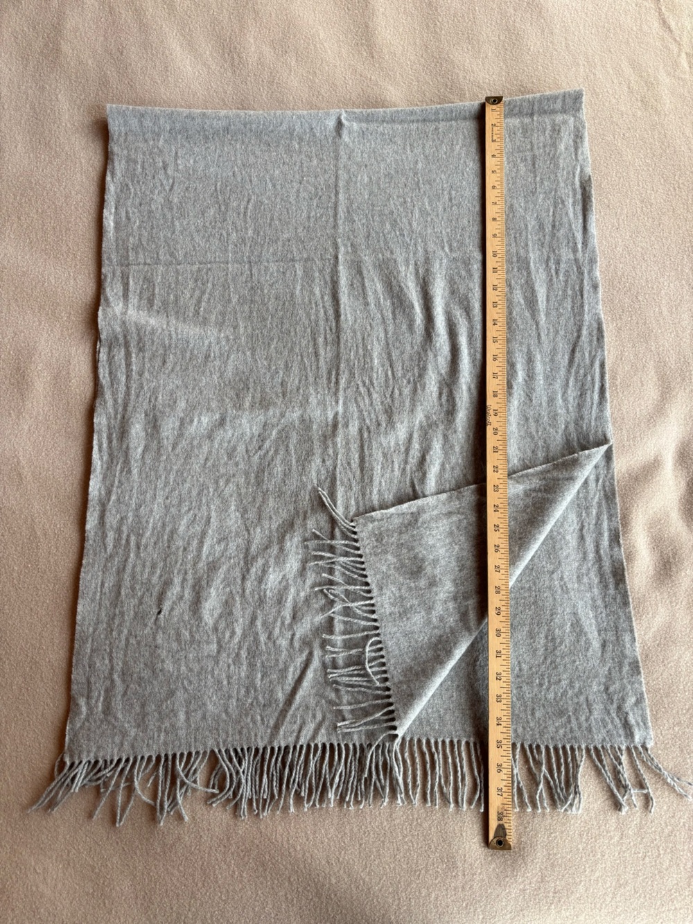 Oversized Cashmere Scarf - Picture 5 of 8